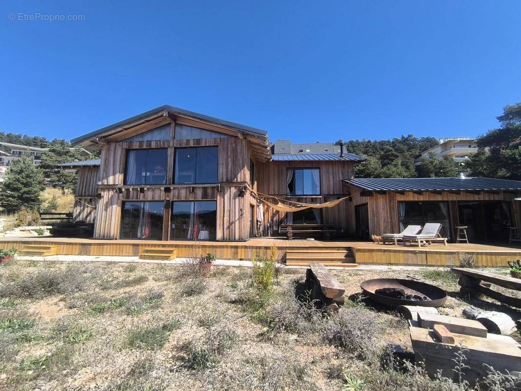 Maison à GREOLIERES