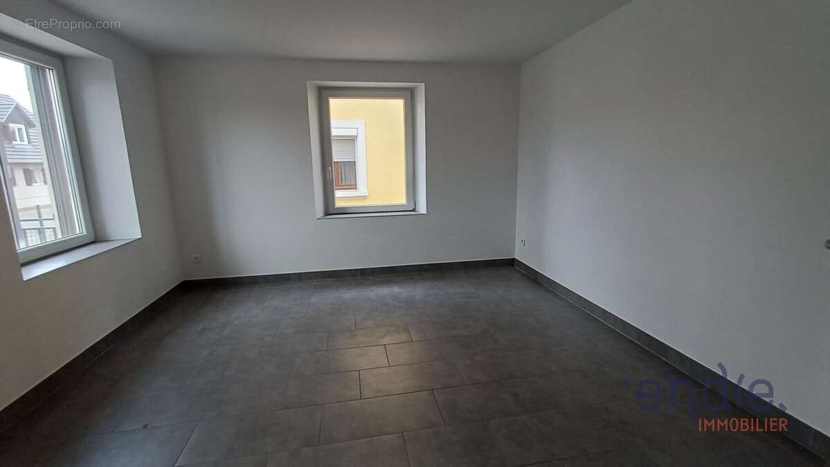 Maison de caractère avec dépendance de 150 m²  Terrain de 27,26 ares - photo 5