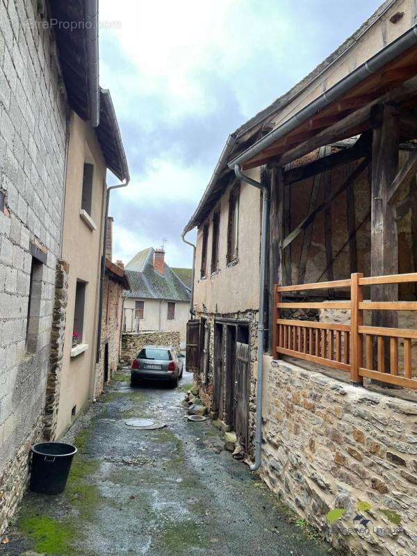 Maison à SAINT-GERMAIN-LES-BELLES