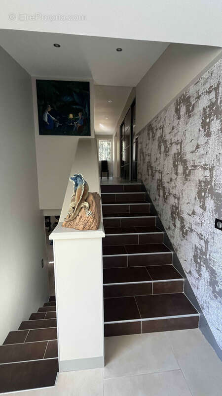 Maison à SAINT-MARCEL-DE-CAREIRET