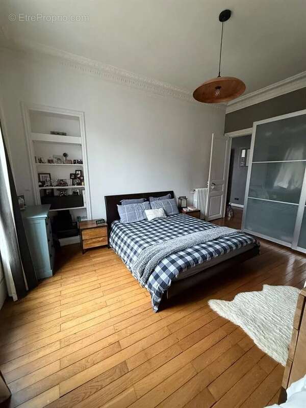Appartement à NEUILLY-SUR-SEINE