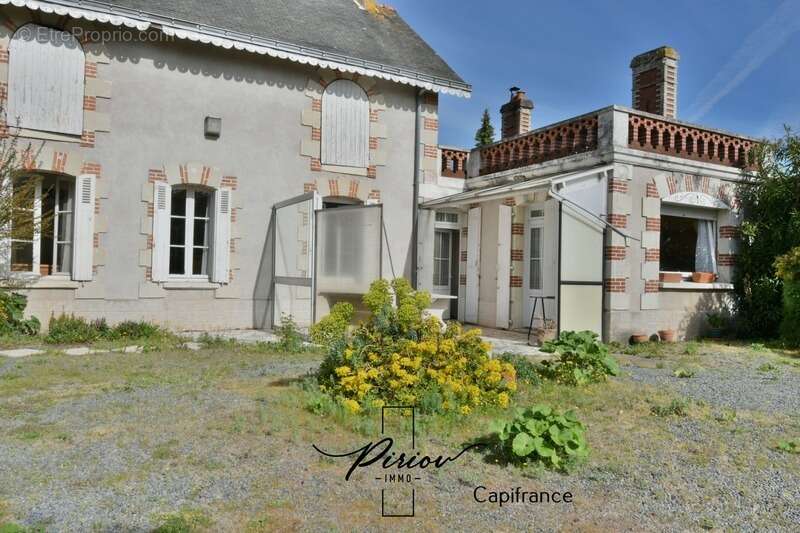 Maison à NUEIL-SUR-LAYON