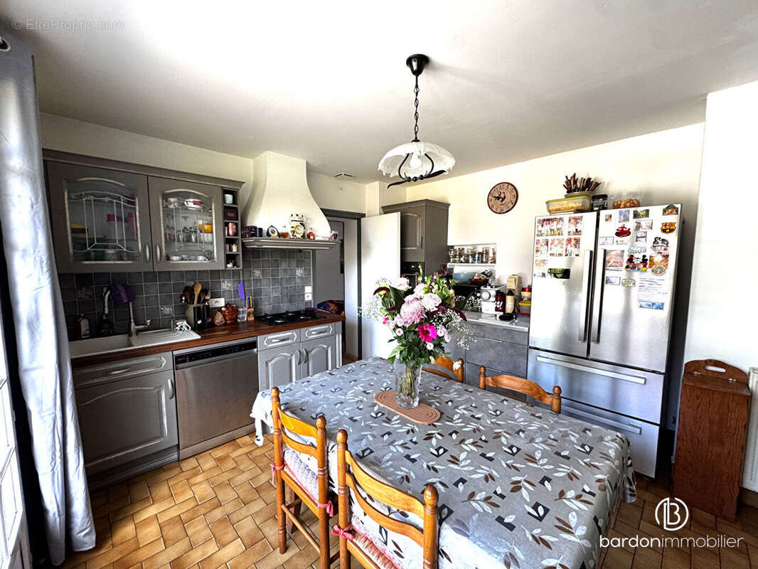 Maison 7 pièces  -147 m² - Environnement calme - photo 5