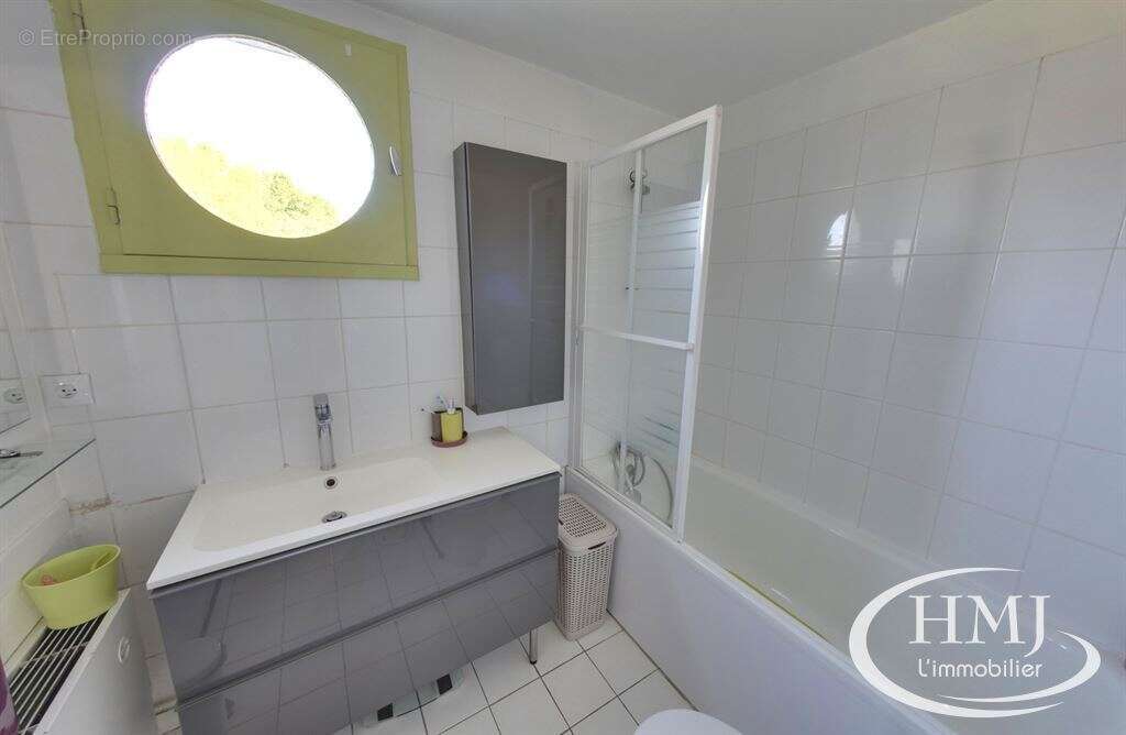 Maison à COURCOURONNES