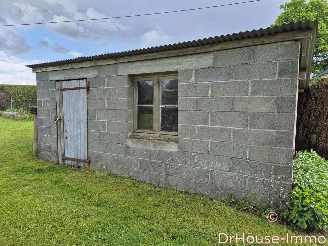 Maison à SAINT-BERTHEVIN-LA-TANNIERE
