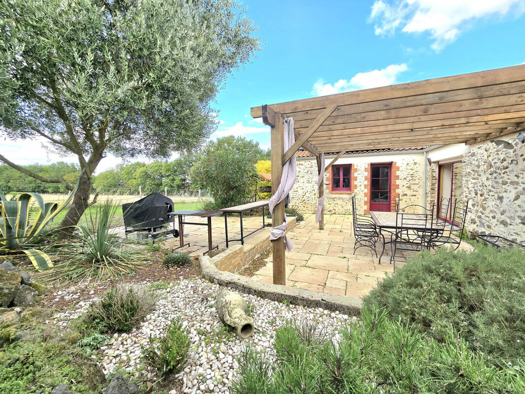 Maison à LE LOROUX-BOTTEREAU