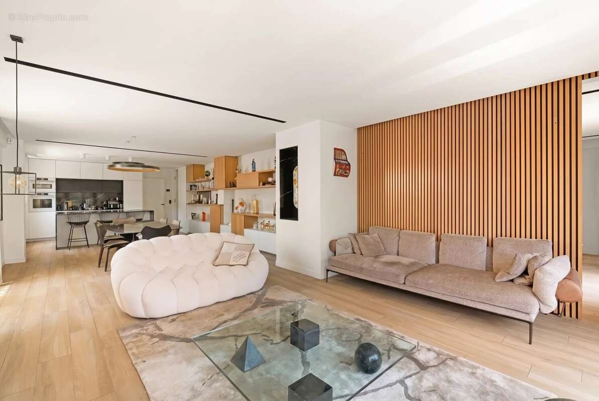 Appartement à NEUILLY-SUR-SEINE