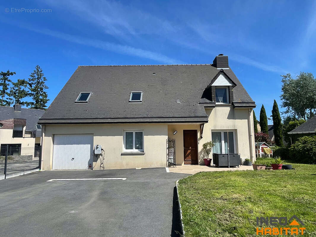 Maison à LA CHAPELLE-CHAUSSEE