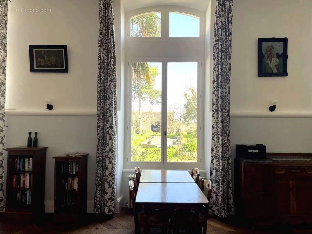 Maison à SAINT-JEAN-D'ANGELY