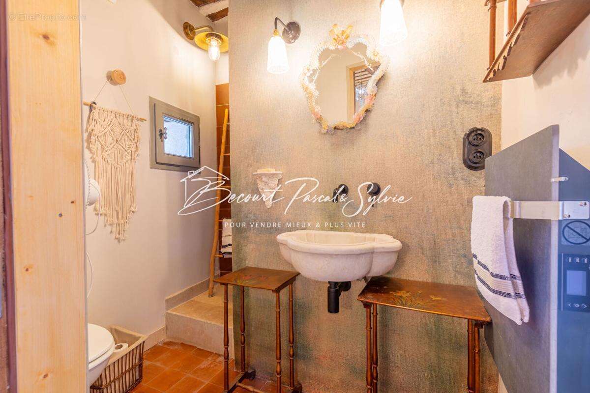 Maison à PERNES-LES-FONTAINES