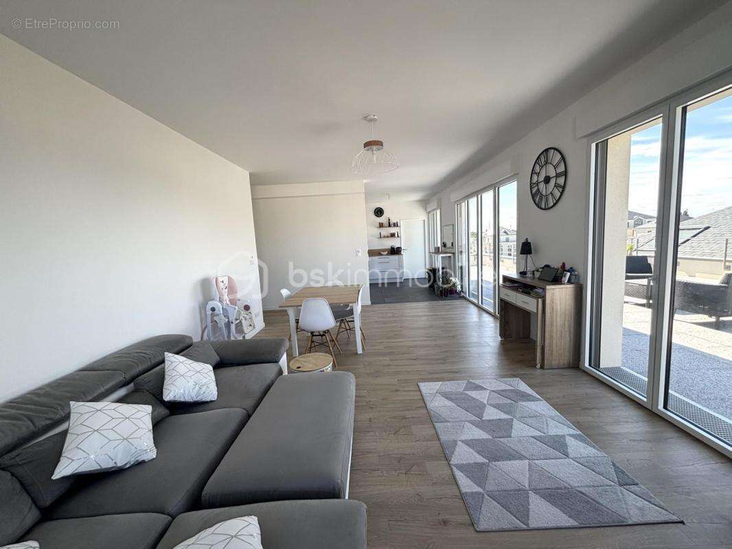 Appartement à SAINT-CYR-SUR-LOIRE