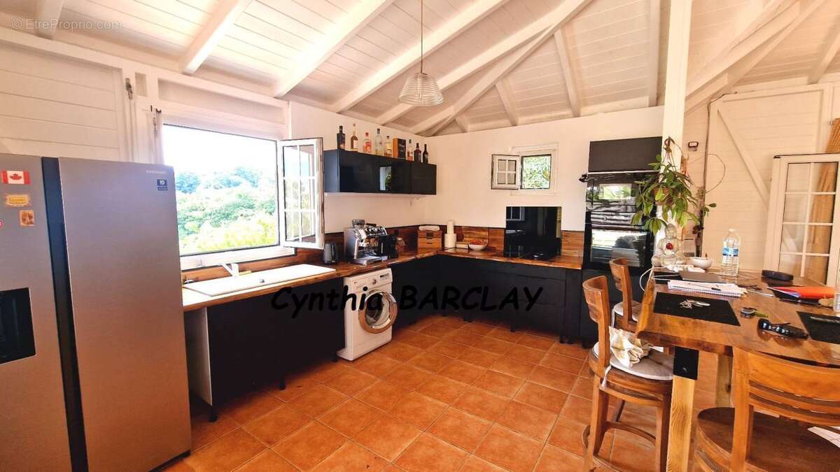 Maison à LES TROIS-ILETS