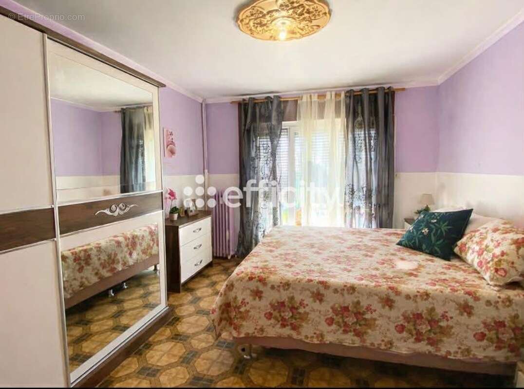 Appartement à MARSEILLE-3E