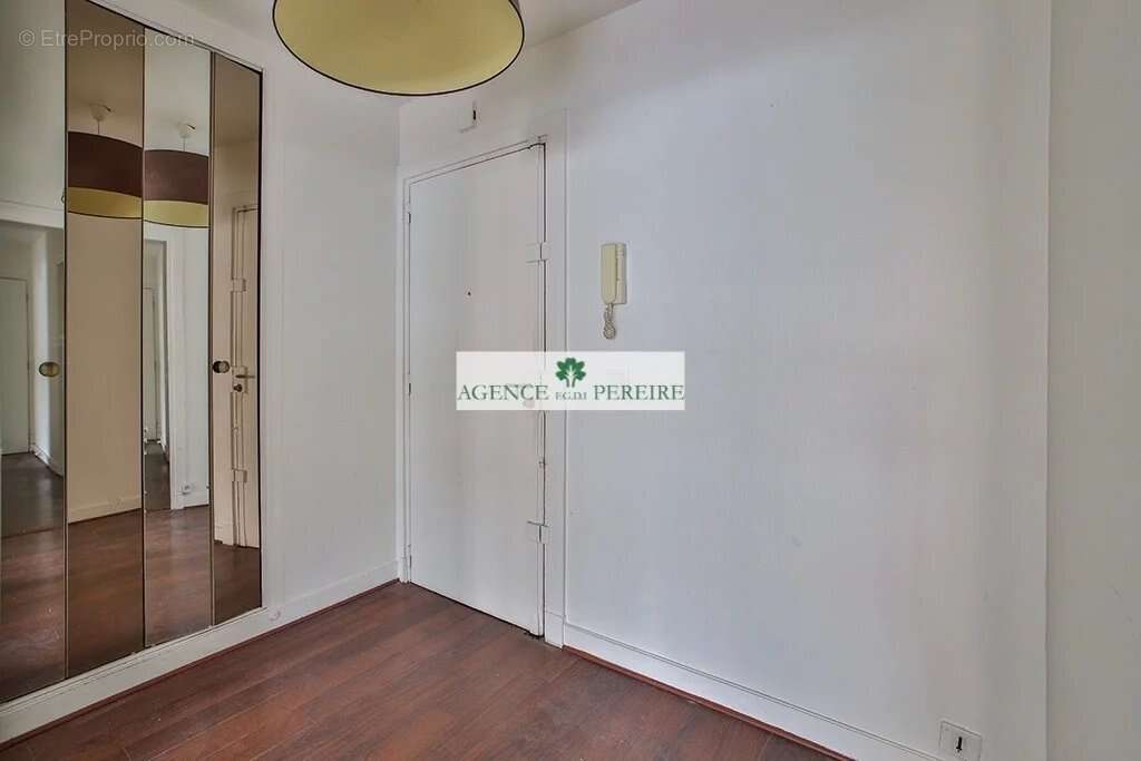 Appartement à PARIS-17E