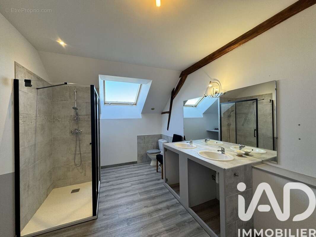 Maison 194 m² à Luze  - photo 7