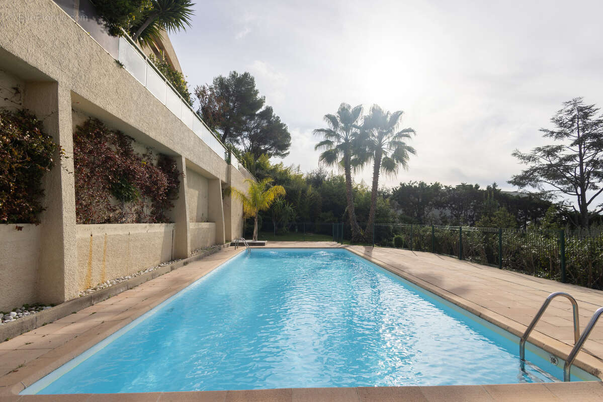 Appartement à LE CANNET