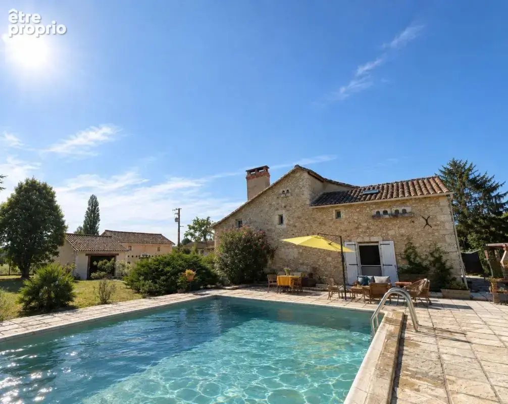 Photo Maison à Neuvic au prix de 272 000€