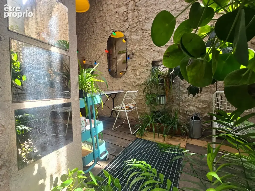 Côté Cur de Ville, le calme absolu avec terrasse arborée et excellent rendement locatif ! - photo 1