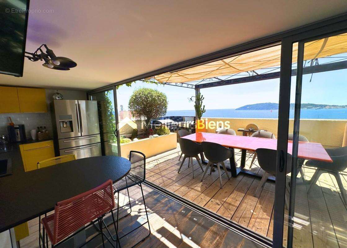 Duplex 6 pièces 115 m² à Toulon avec vue mer panoramique - photo 2