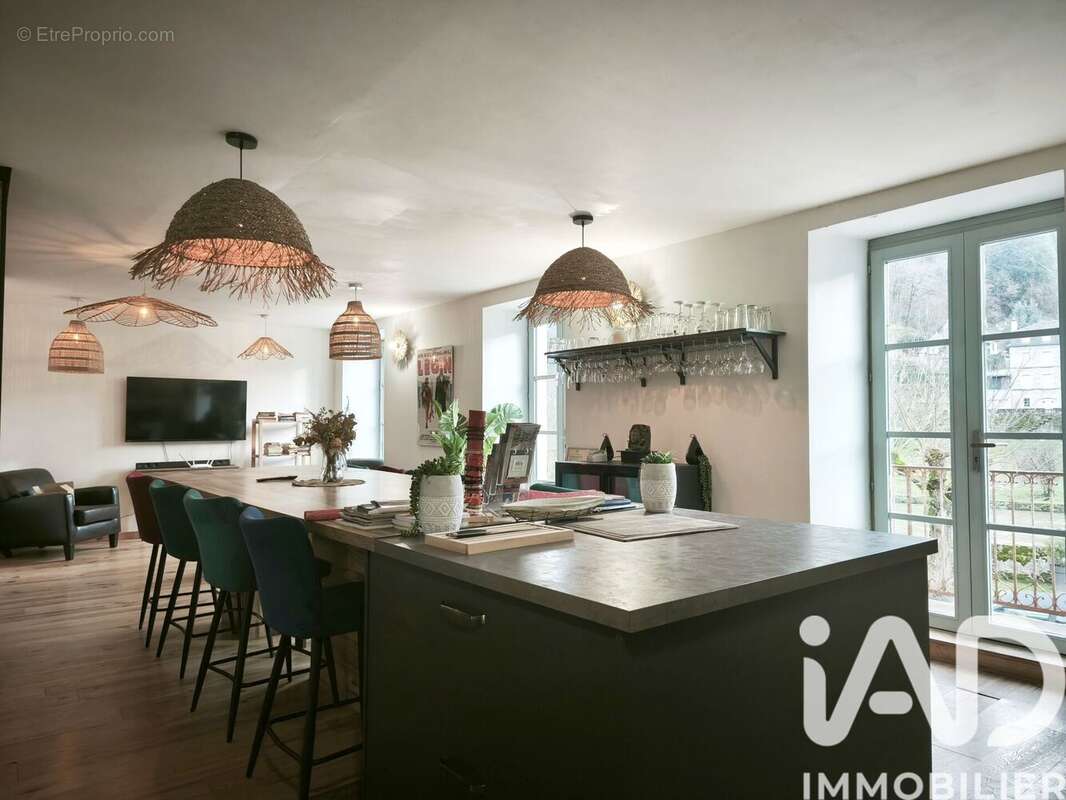Maison 210 m² à Estaing  - photo 2