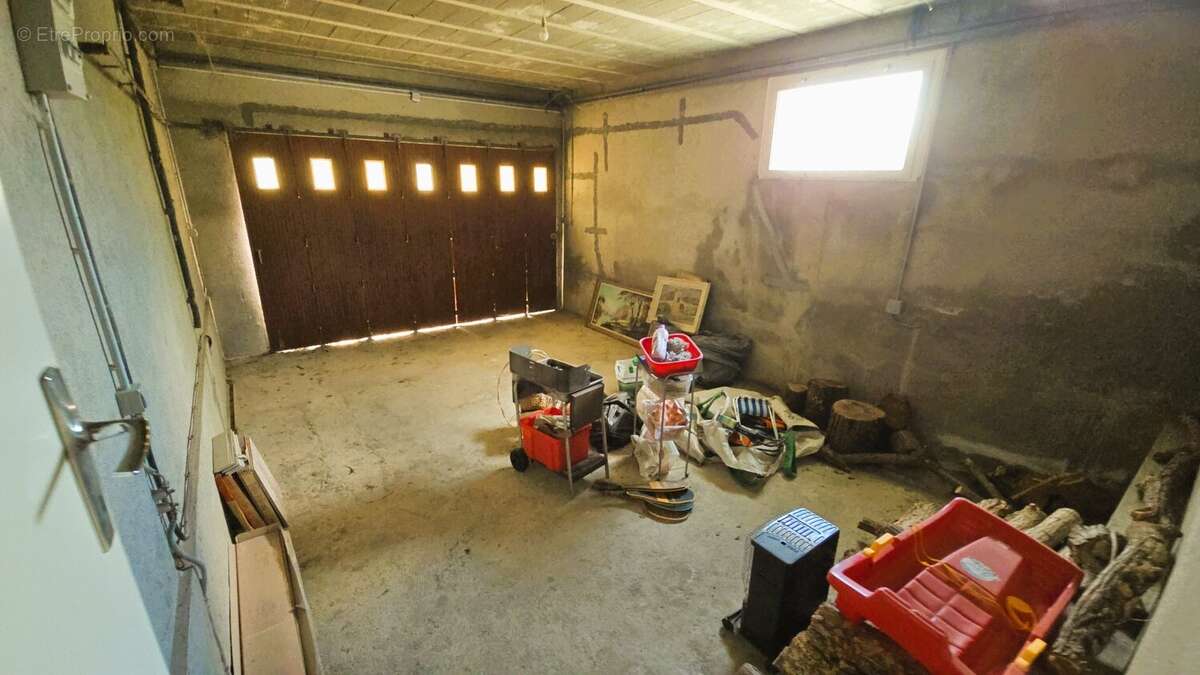 Maison t5 / jardin / garage / dependance - photo 10