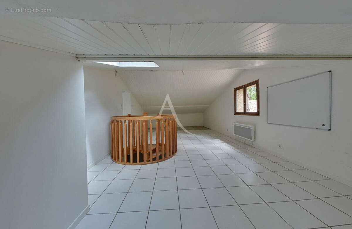 Maison à NEGREPELISSE