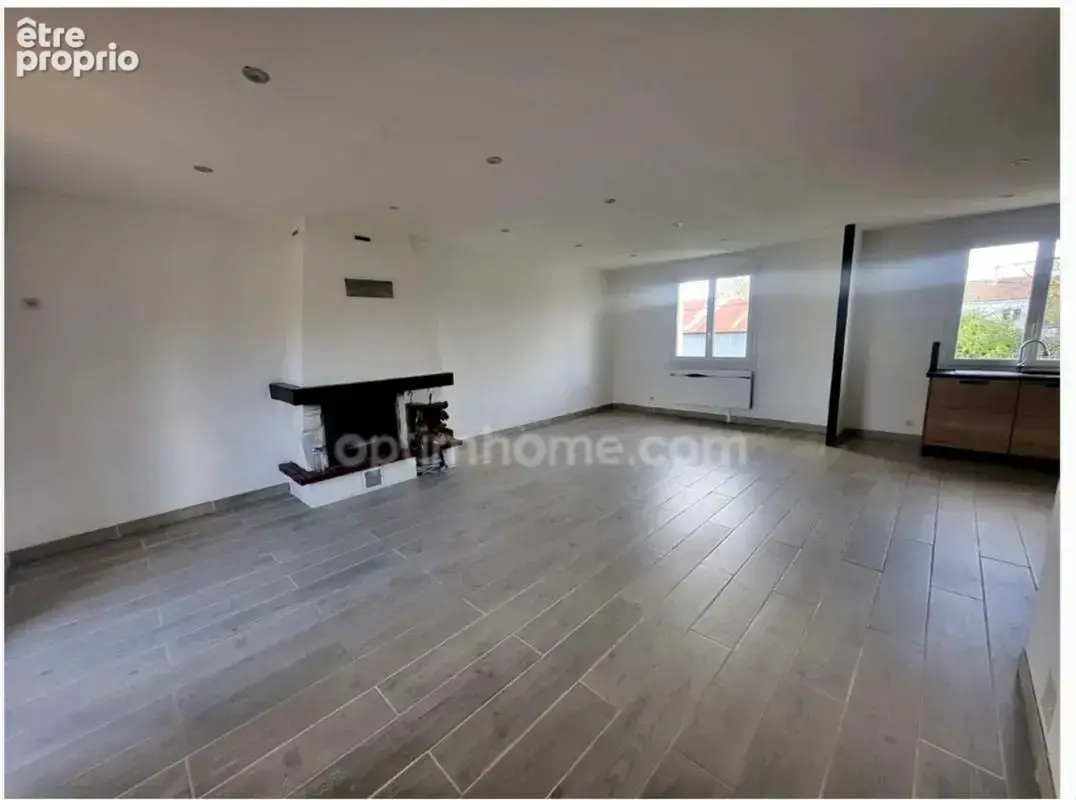 Maison rénovée avec 3 chambres, 1 200 m² de terrain et vue dégagée – Au calme ! - photo 4