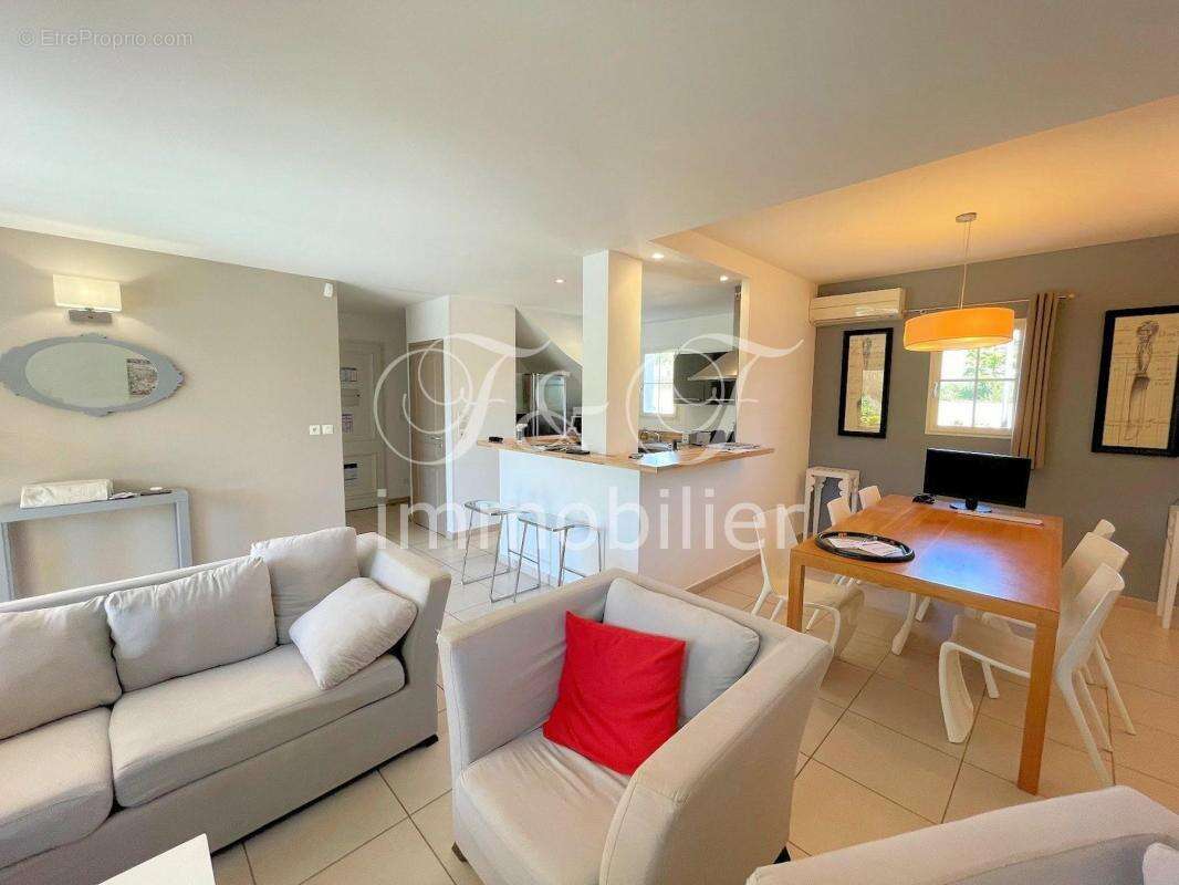 Maison à SAINT-SATURNIN-LES-APT