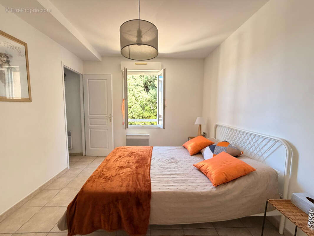 NIMES VACQUEROLLES Superbe maison 5 pièces de 115 m2 avec garage de 50 m2 et jardin - photo 9