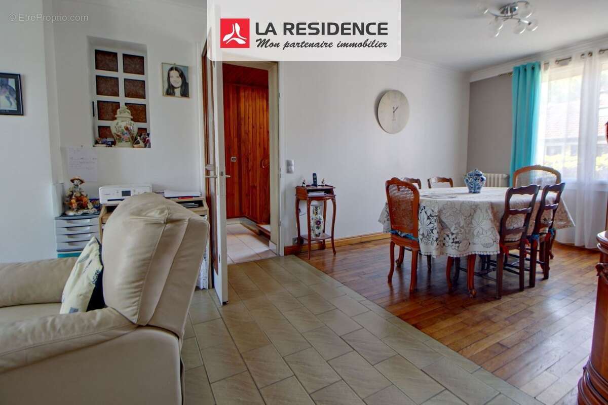 Maison 135 m² à Trappes  - photo 3