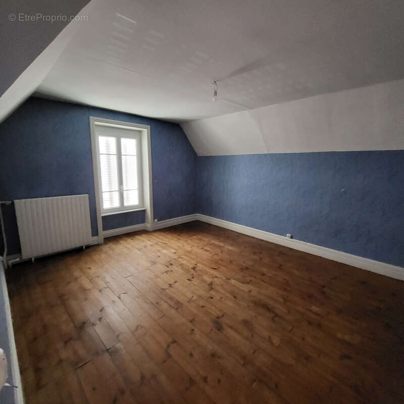 Maison à RIOM-ES-MONTAGNES