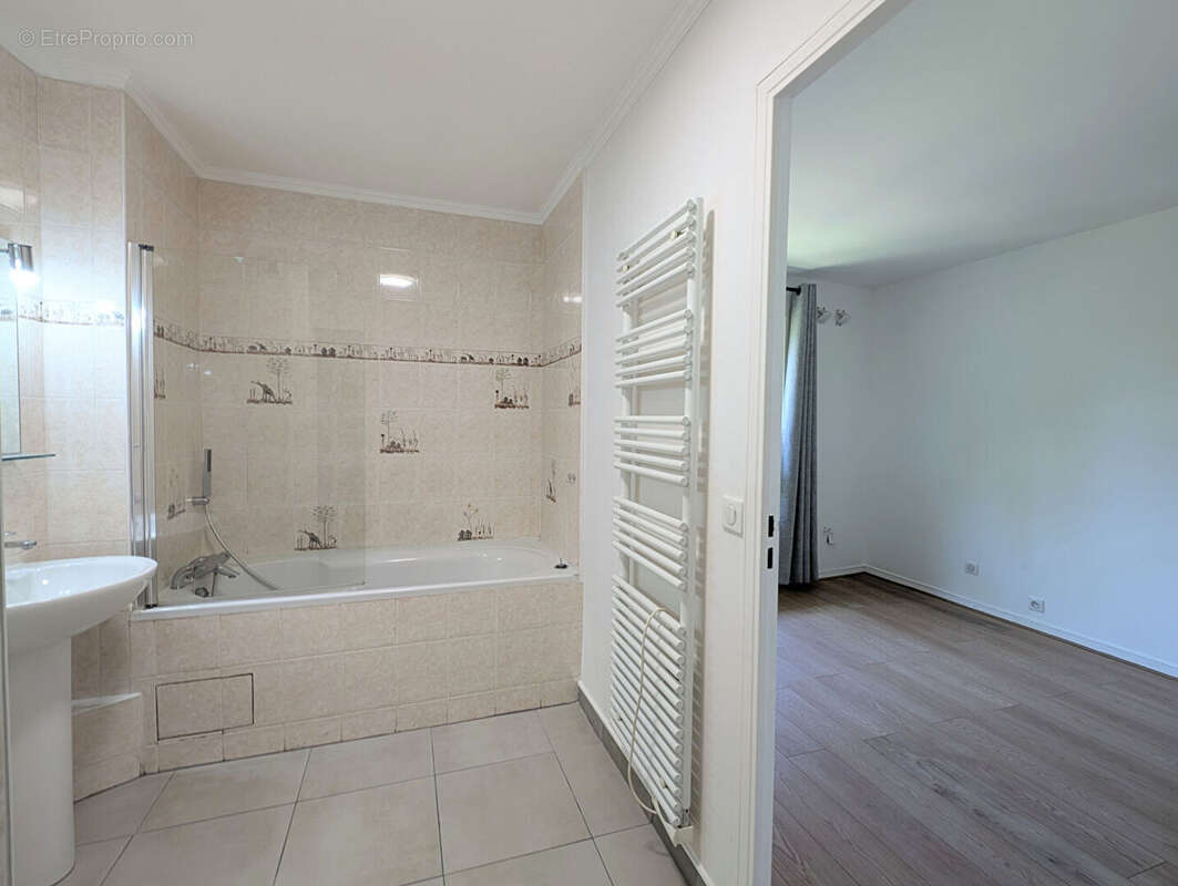 Appartement à ASNIERES-SUR-SEINE