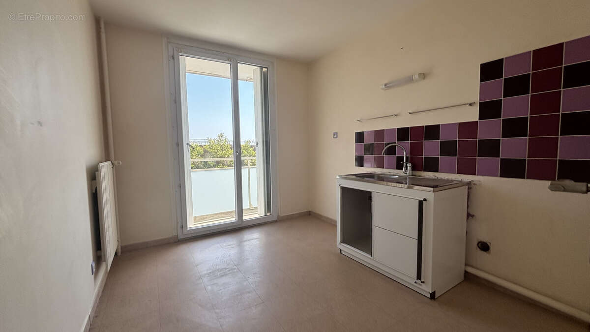 Appartement à PORT-DE-BOUC