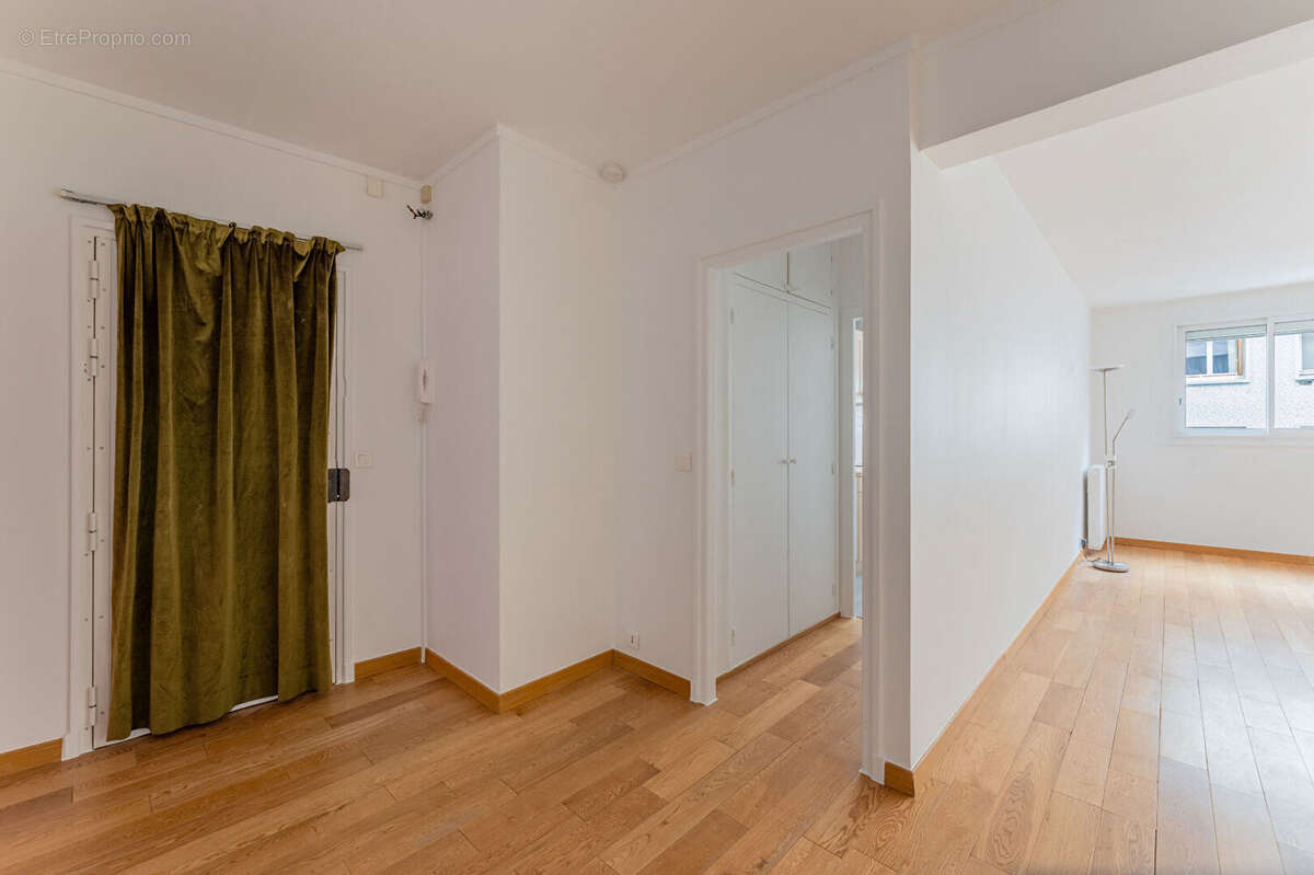 Appartement à PARIS-15E