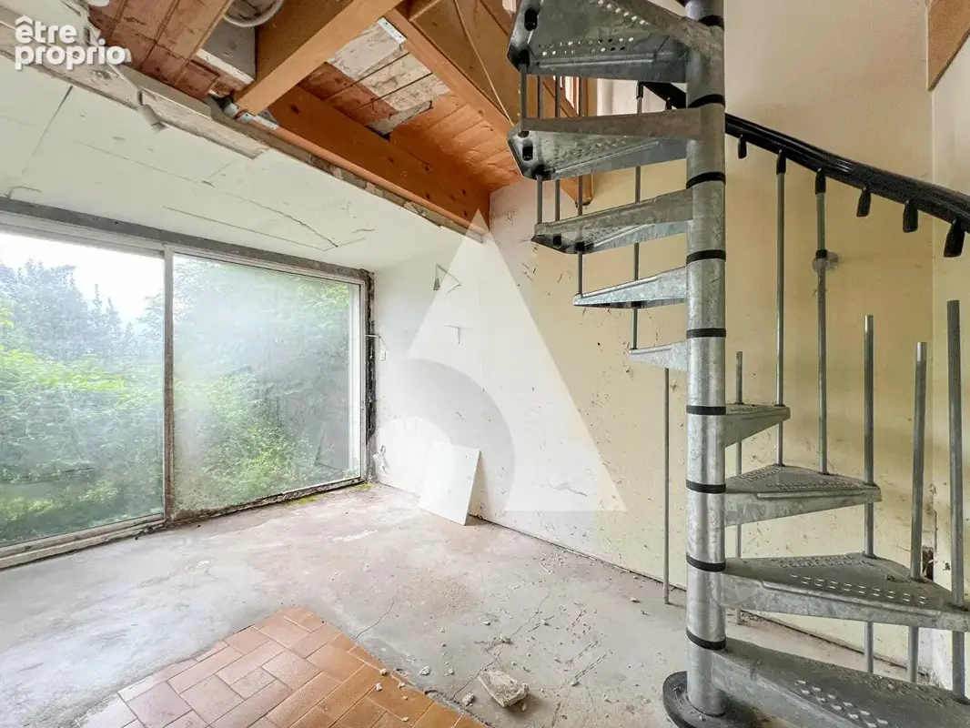 SAINTES rive gauche- Duplex avec jardin à aménager - Saint Eutrope - photo 14
