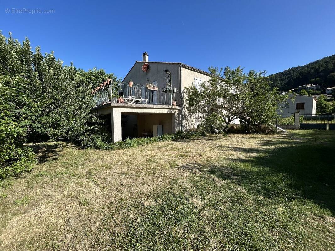 Maison à L&#039;ESTRECHURE