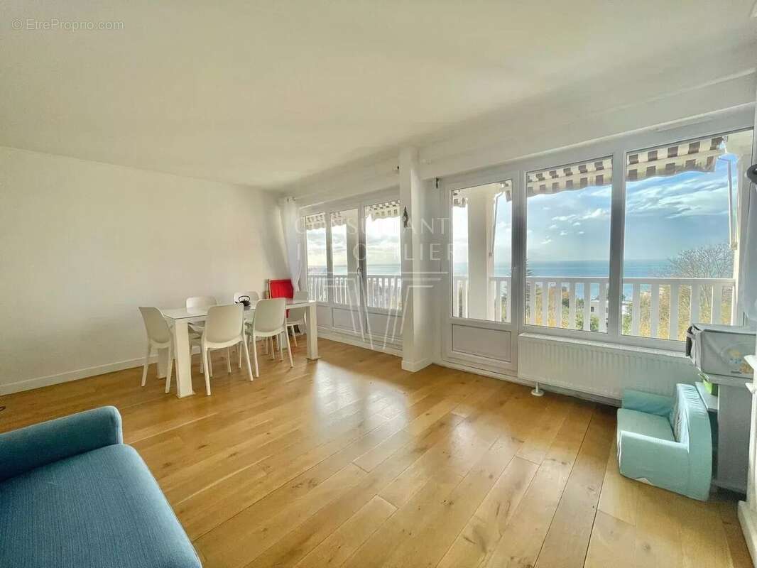 Appartement à TROUVILLE-SUR-MER