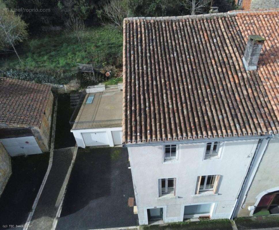Maison à NANTEUIL-EN-VALLEE