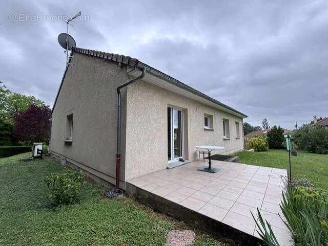 Maison 3 chambres   Construction Siporex   Terrain 1 406 m2   DPE C - photo 2
