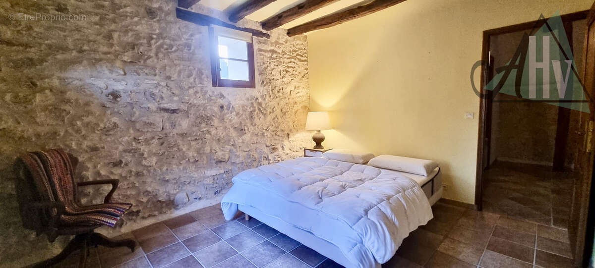 Maison à CHALAUTRE-LA-GRANDE