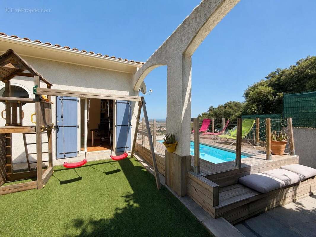 Maison 213 m² à Borgo  - photo 9