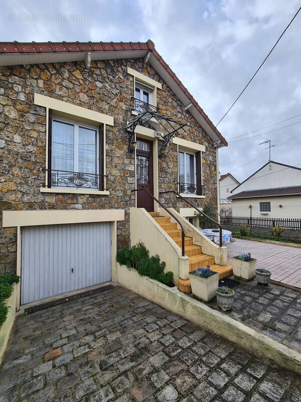 Maison à LE BLANC-MESNIL