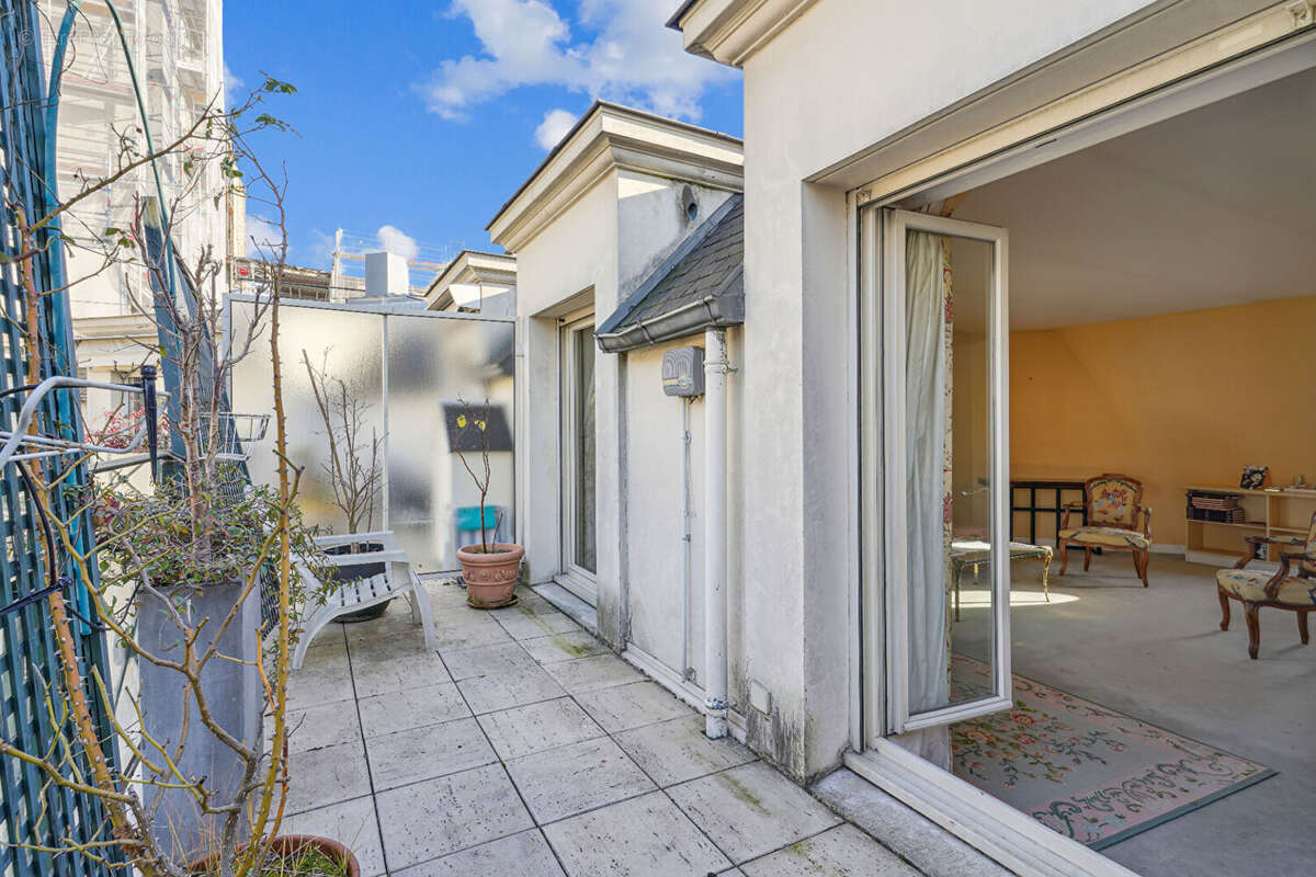 Appartement à PARIS-17E