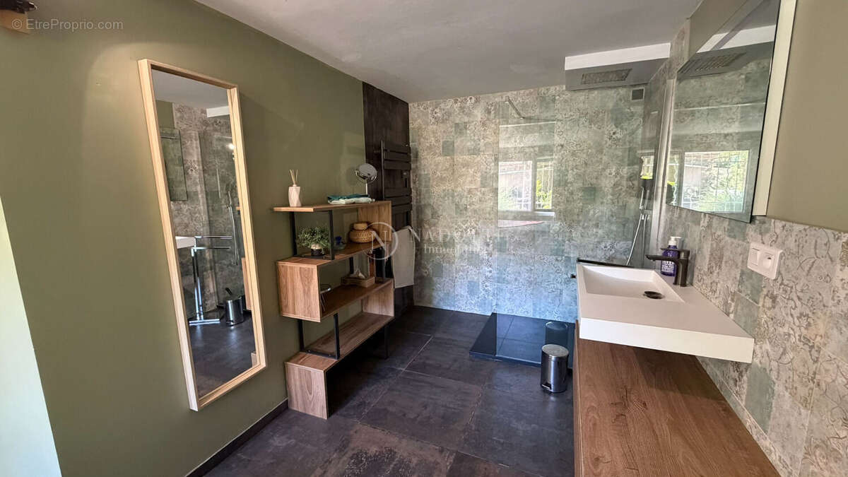 Propriété de 190 m² avec appartement indépendant, piscine et prestations haut de gamme - photo 8