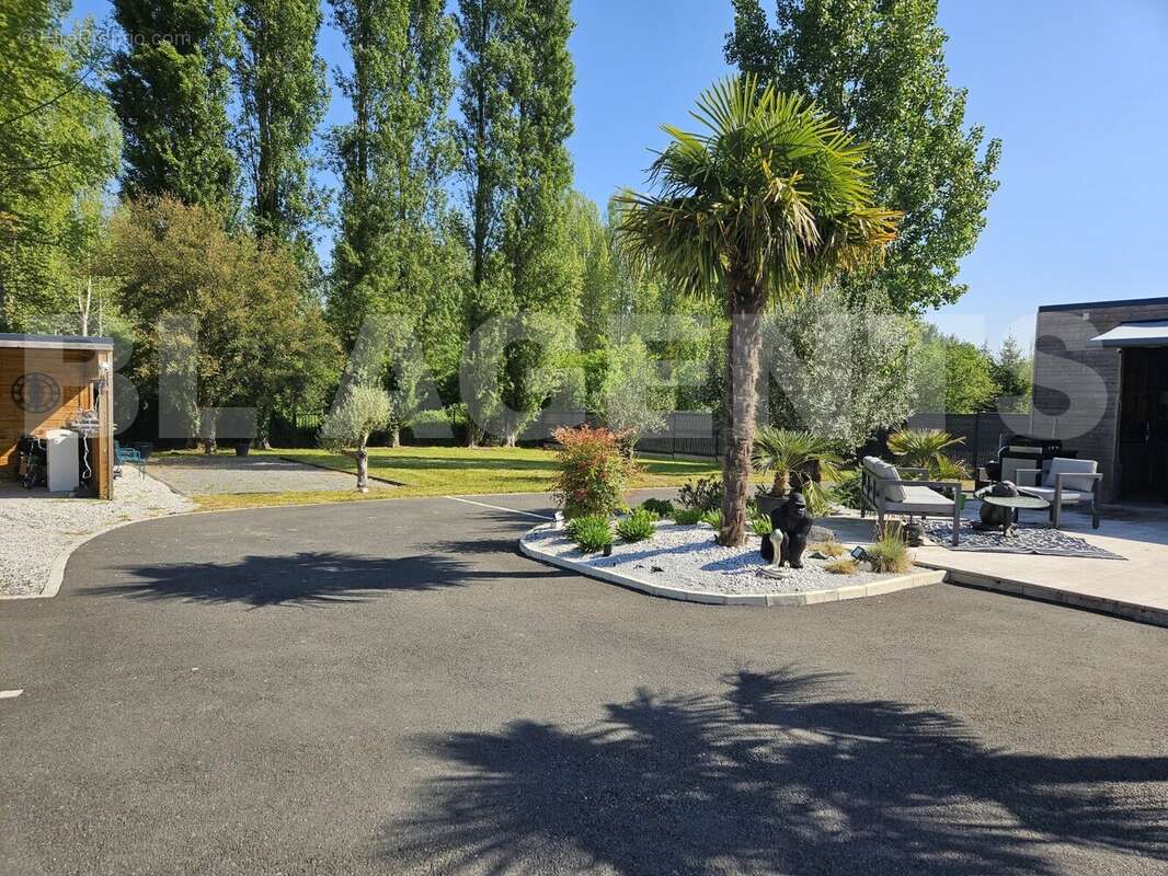 exterieur terrain - Maison à BALLAN-MIRE