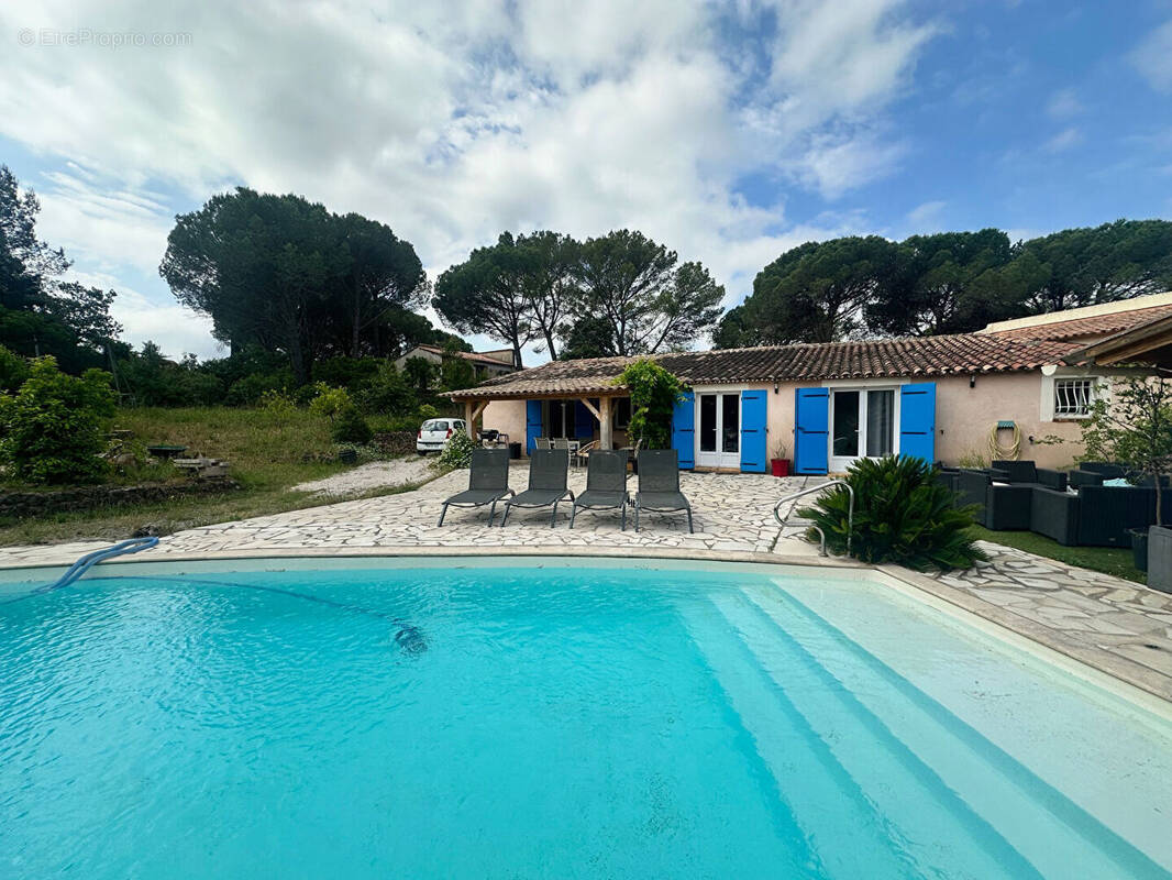 Maison à ROQUEBRUNE-SUR-ARGENS