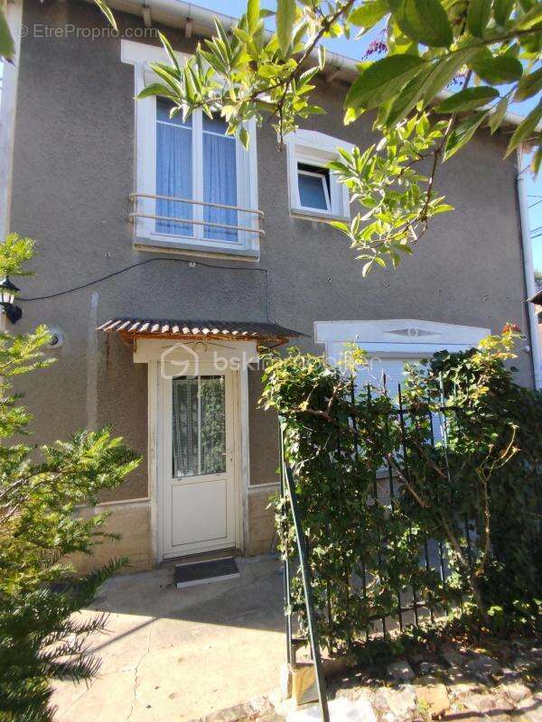 Maison à DAMMARIE-LES-LYS