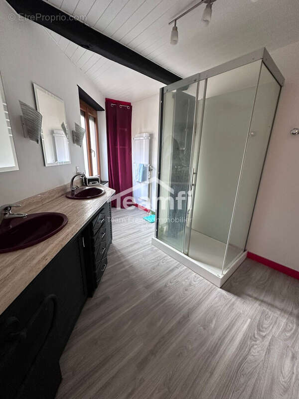 Maison 124 m² à Thiers  - photo 8