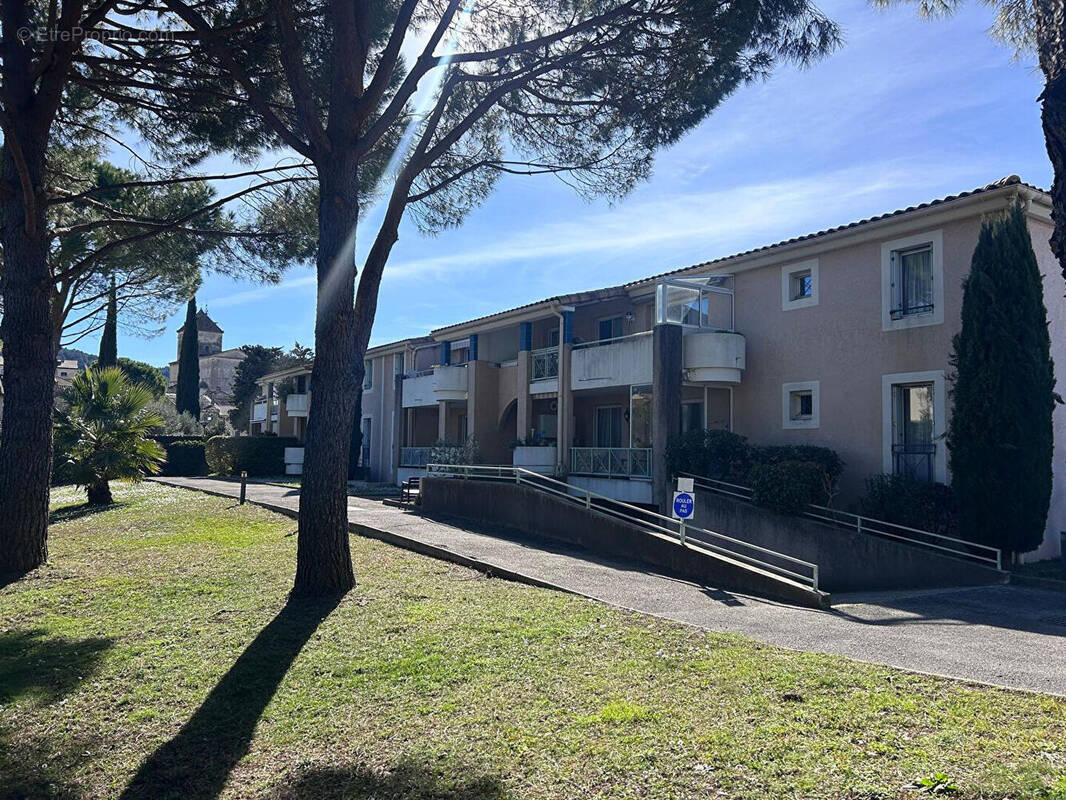 Appartement à SAINT-PAUL-TROIS-CHATEAUX