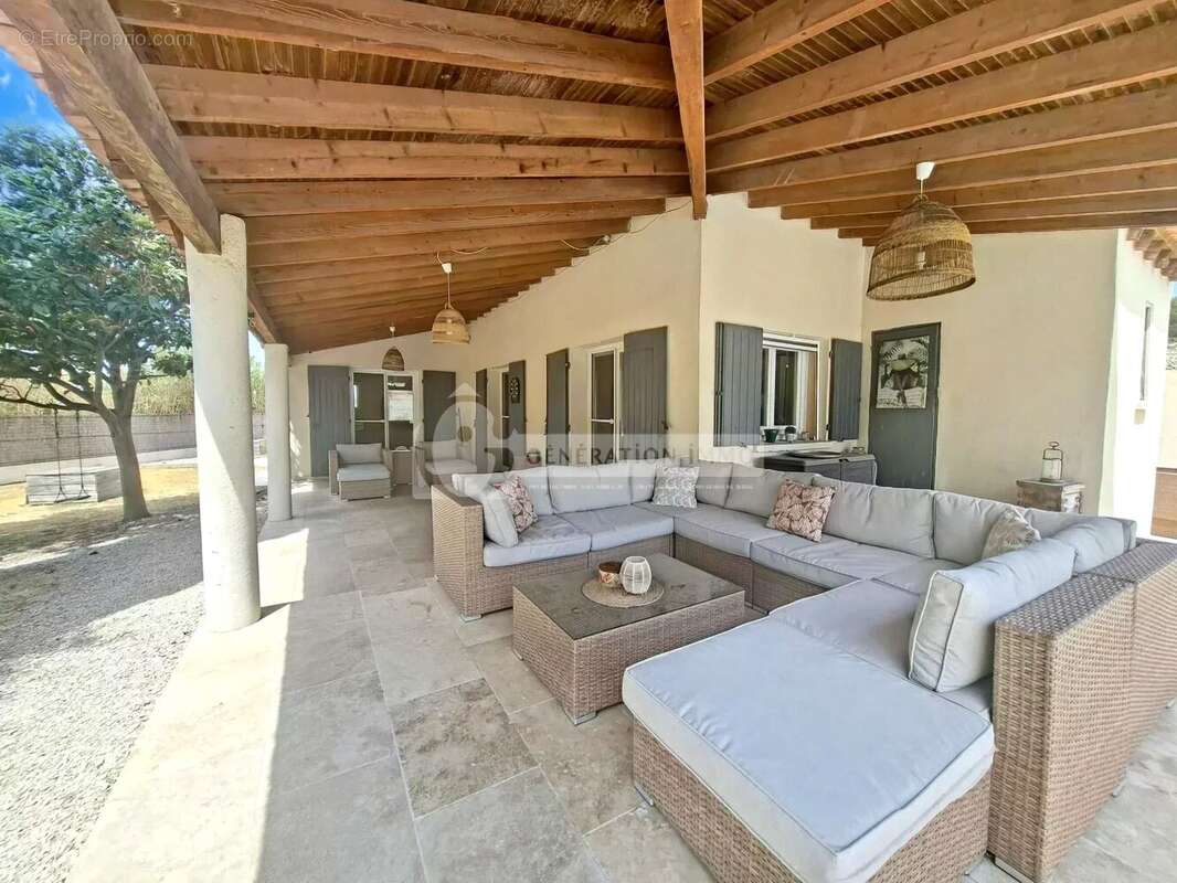 Villa de plain-pied avec piscine à Fontvieille - photo 5